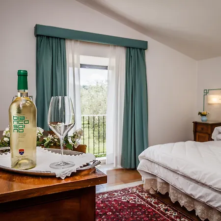 Acquaviva Montemerano